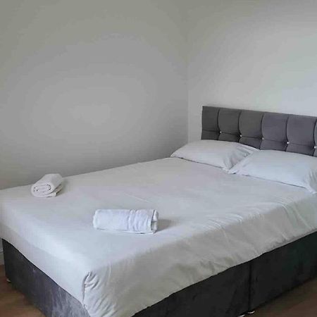 Catherine 5 Bedroom House كرو المظهر الخارجي الصورة