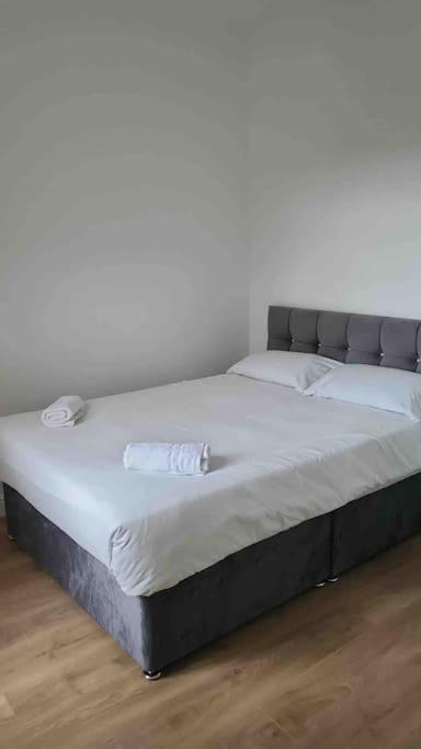 Catherine 5 Bedroom House كرو المظهر الخارجي الصورة