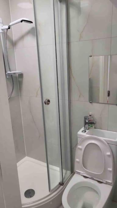 Catherine 5 Bedroom House كرو المظهر الخارجي الصورة