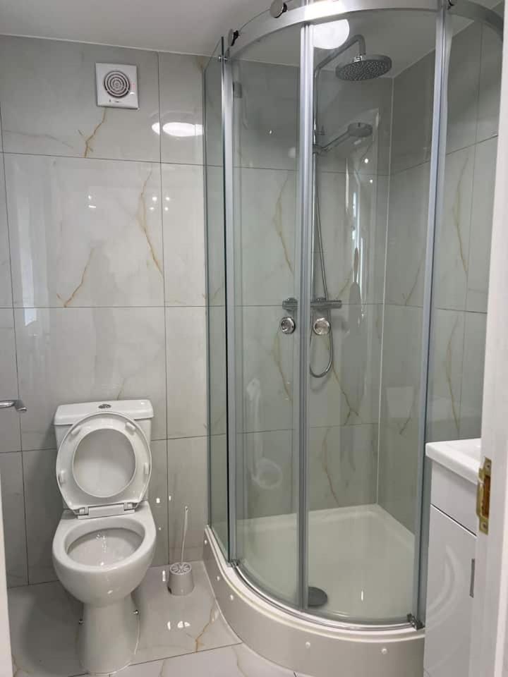 Catherine 5 Bedroom House كرو المظهر الخارجي الصورة